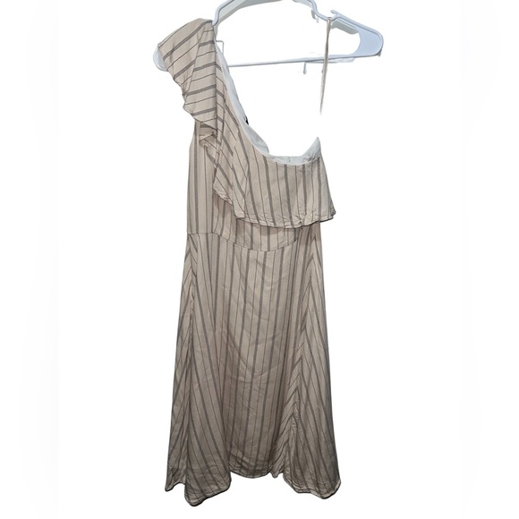 Ann Taylor Dresses & Skirts - Ann Taylor One Shoulder Cream Black Striped Dress